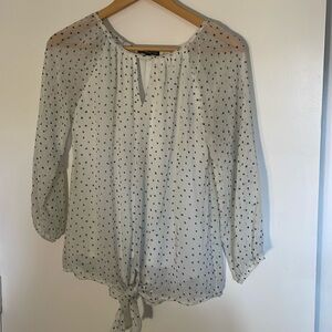 White blouse with small black pattern! Size S.